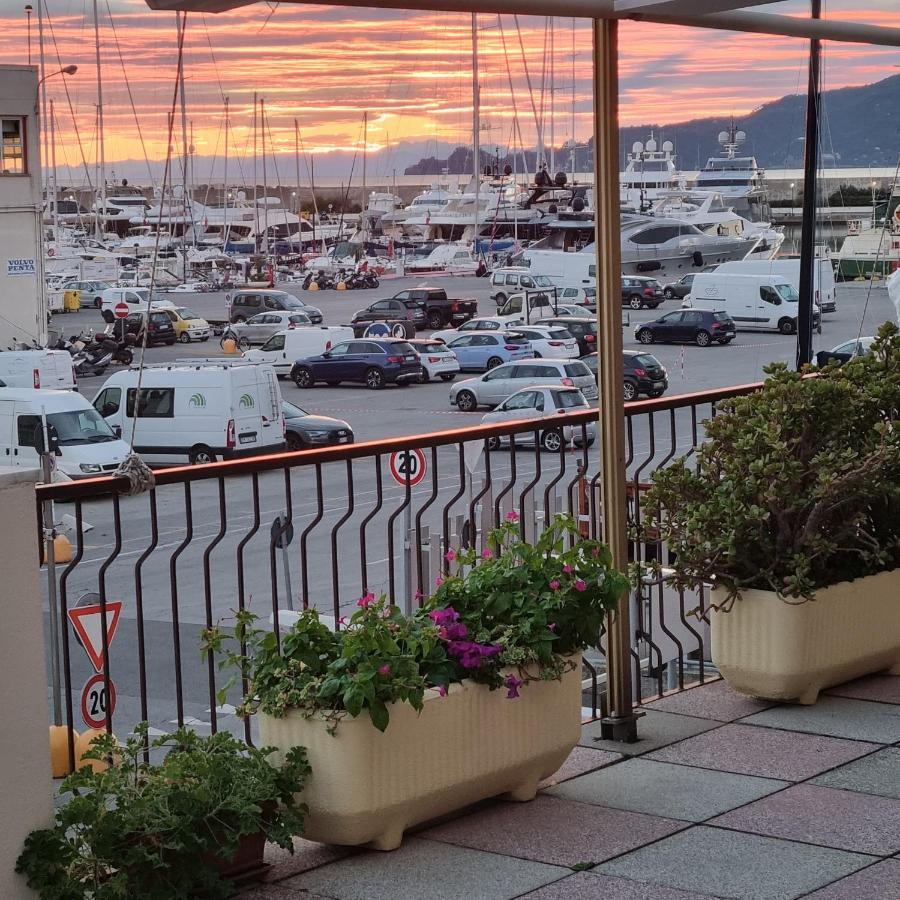 Albergo Stella Di Mare Lavagna Luaran gambar