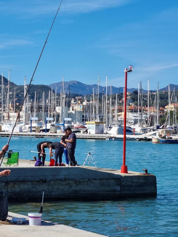 Albergo Stella Di Mare Lavagna Luaran gambar